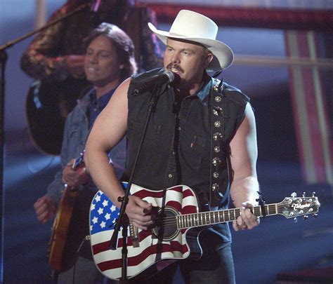 Toby Keith performing