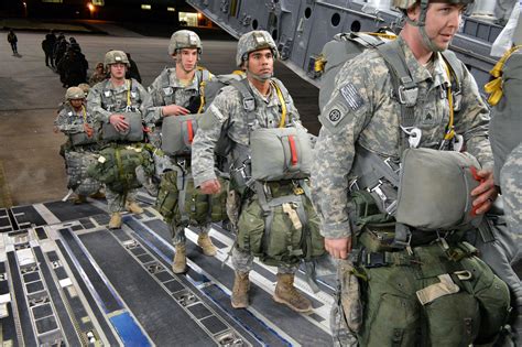 US Army Airborne Units Paratroopers