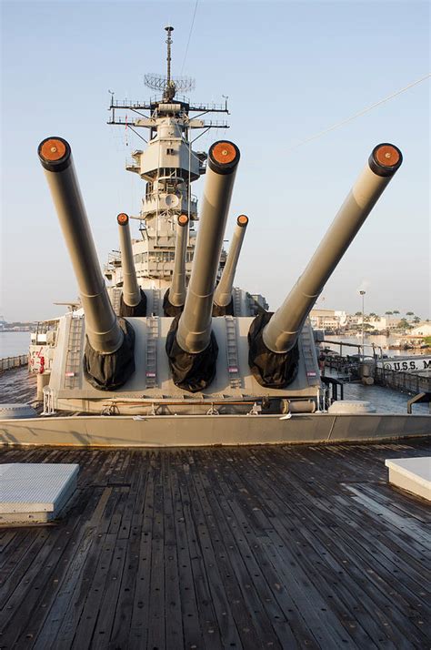 USS Missouri guns