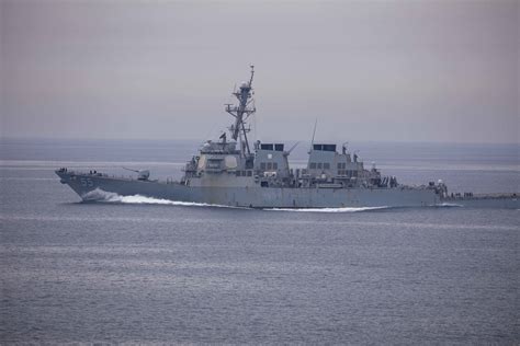 USS Stout (DDG-55) flight operations