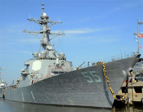 USS Stout (DDG-55) during humanitarian assistance operations