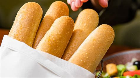 Unlimited breadsticks and salad deal