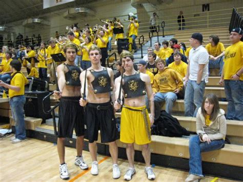 Valpo Crusaders fans