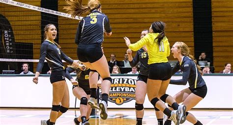 Valpo Crusaders volleyball team