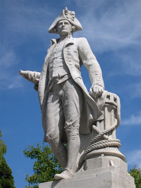 War Admiral statue at Faraway Farm