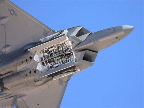 YF-22 weapon bay opening