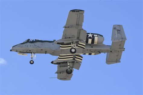 A-10 Thunderbolt landing