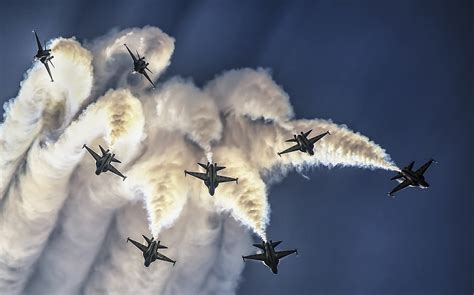 US Air Force F-16 Fighting Falcon in flight