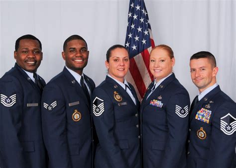 Air National Guard Recruiter with New Recruits