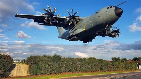 Airbus A400M landing