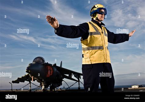 Aircraft carrier air traffic control