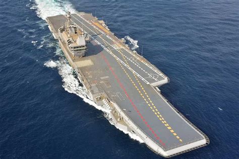 Aircraft Carrier Aircraft: Fast and Maneuverable