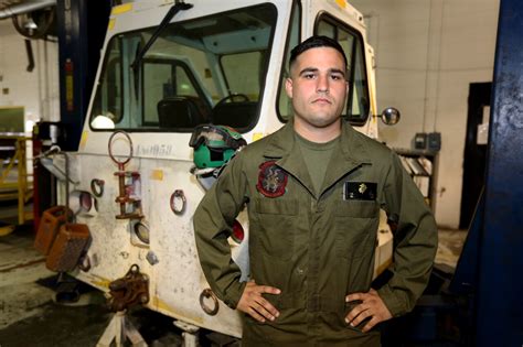 Aircraft Mechanic Marines in uniform