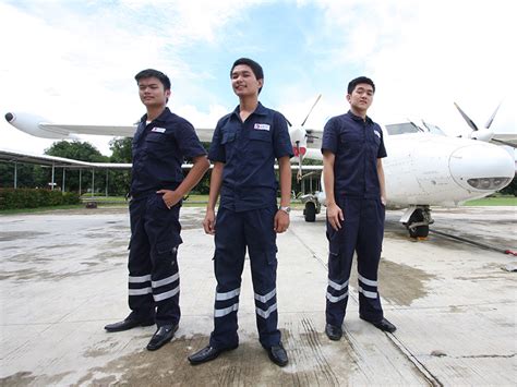 Aircraft Mechanic Uniform Features