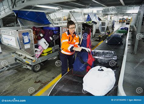 Aircraft unloading operations