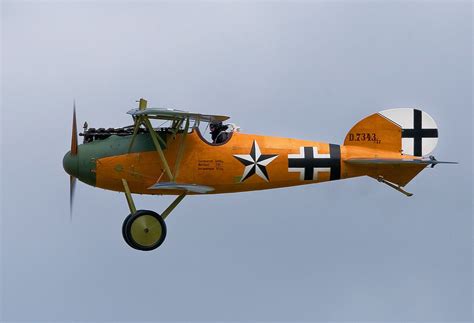 Albatros D.V