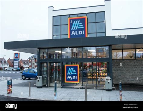 Aldi store front