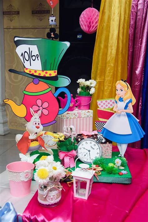 Alice in Wonderland Party Favors