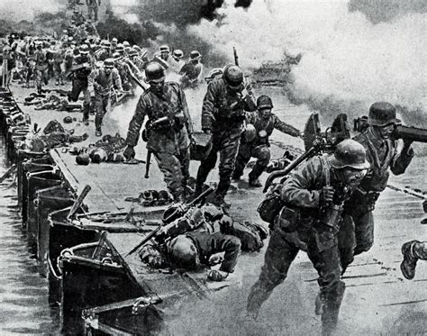 Allied soldiers during the Hundred Days Offensive