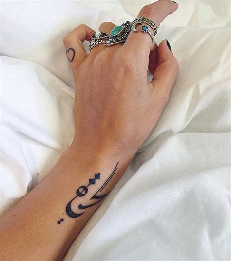 Arabic tattoos for women