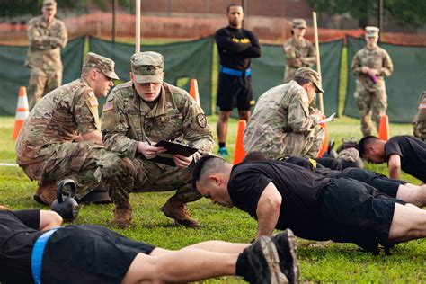 Recruits during the Physical Fitness Test