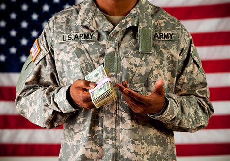 Army soldiers receiving bonuses