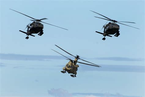 CH-47 Chinook carrying cargo