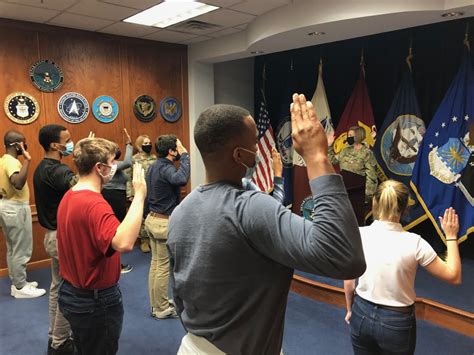 U.S. Army Oath of Enlistment in Practice