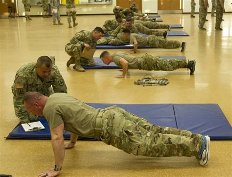 Soldiers performing push-ups during the APFT