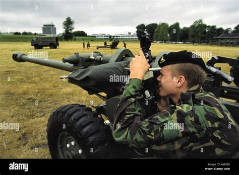 Army Recruits Learning Skills