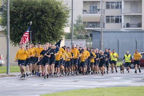 Army soldiers running