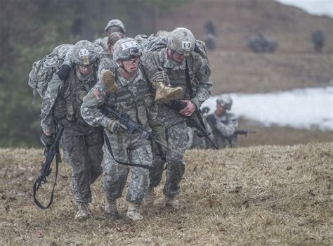 Army soldiers working together