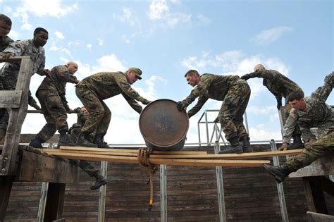 Army soldiers working together