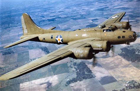 B-17 Flying Fortress bomber plane