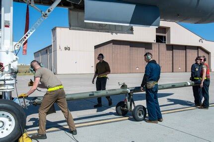 B-1B Lancer maintenance