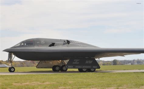 B-2 Spirit landing