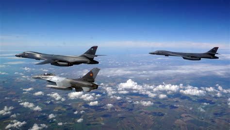 B-1B Lancer maintenance