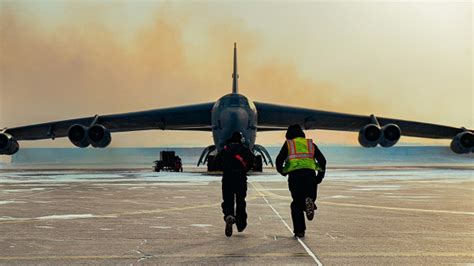 B-52 Stratofortress maintenance crew