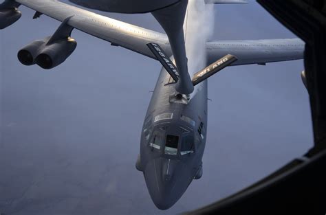 B-52 Stratofortress refueling mission