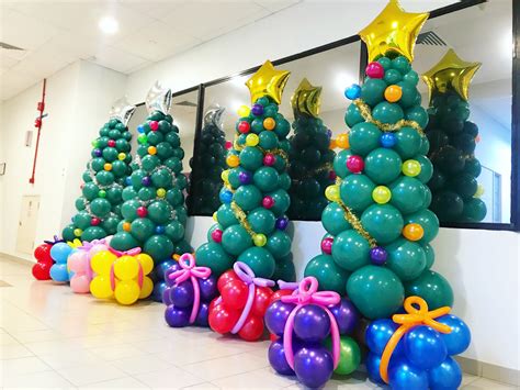 Balloon Christmas Tree Decoration Ideas