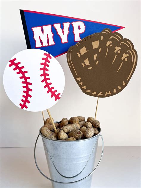 Baseball party decorations