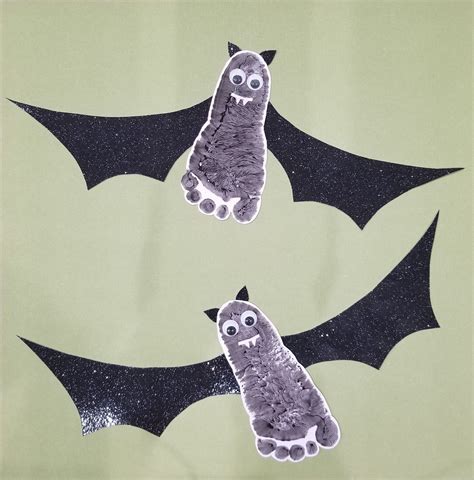 Bat handprint ideas for kids