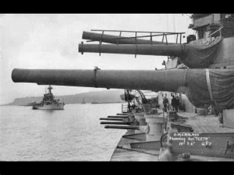 Battleship gun recoil mechanism