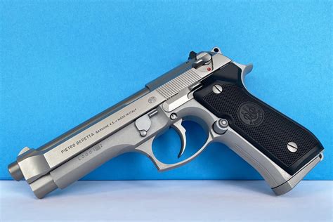 Beretta 92FS pistol