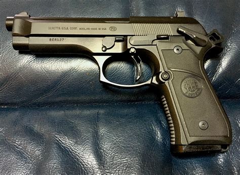 Beretta 92FS pistol