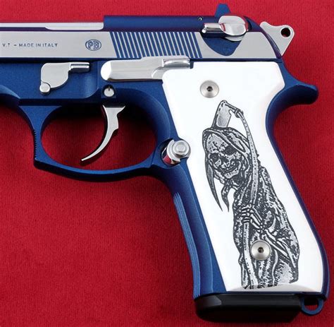 Beretta 92FS grip design