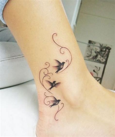 Description of birds in flight leg tattoos