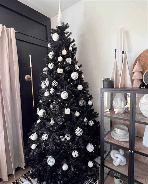 Black Christmas Tree Decorating Tips