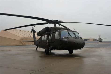 Black Hawk helicopter features