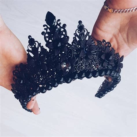 Black Swan Crown Materials